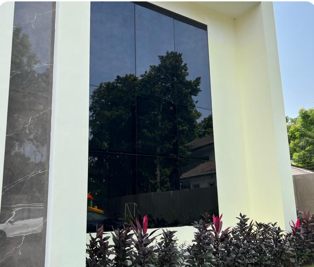 Modern Tripple Row Tinted Wall Curtains Frame